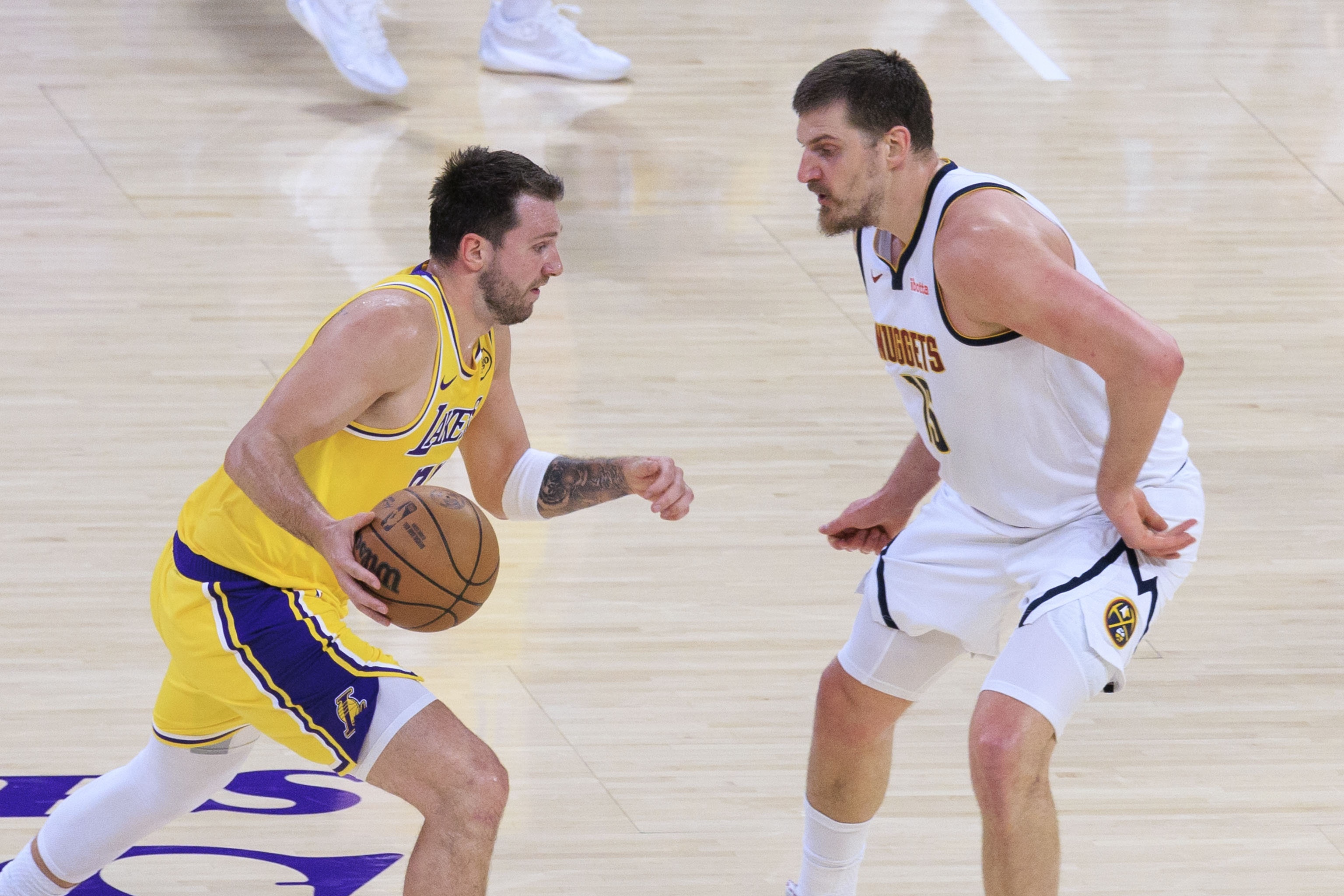 观看免费体育直播在线观看-收官阶段看点：湖矿狼火争夺三号种子席位 首轮能否迎来雷勇大战